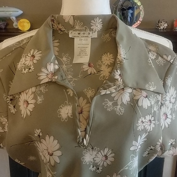 Rampage Clothing Green Floral Dress 3 - Picture 2 of 5